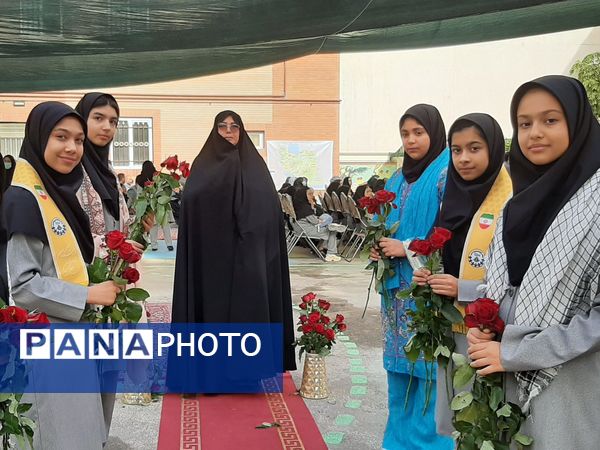 جشن جوانه‌ها ویژه دانش آموزان پایه هفتم در مدرسه حسن‌زاده اصفهانی ناحیه دو