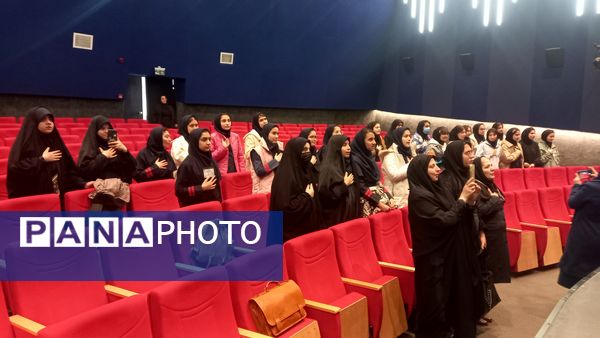 بازدید دانش‌آموزان مدارس هیأت امنایی فرزانگان و شهدای مدافع حرم از دانشگاه صنعتی شریف 