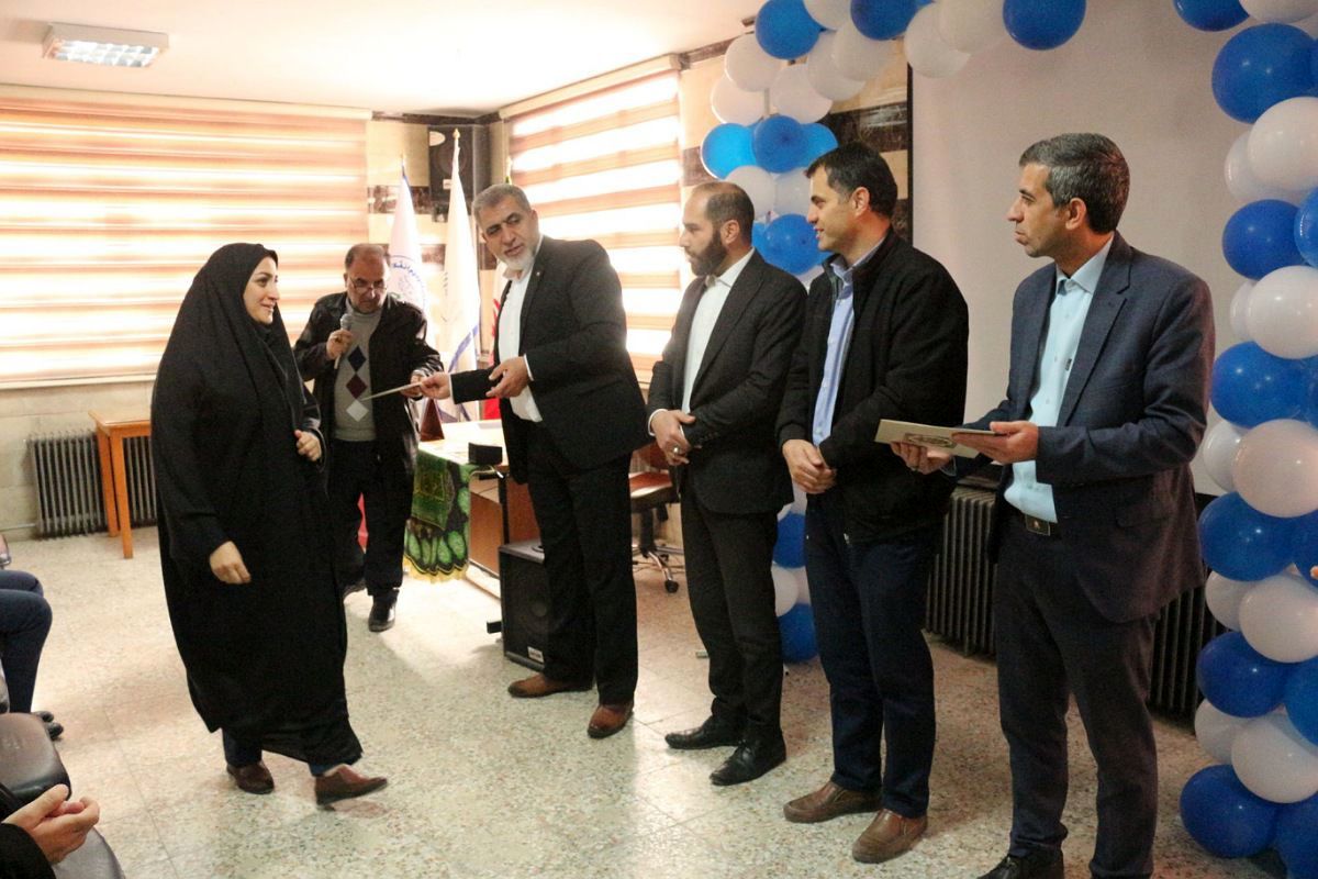 بزرگداشت روز زن و تجلیل از بانوان شاغل در آموزش‌وپرورش 