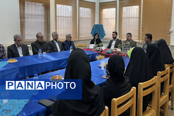 آیین رونمایی از کتاب «قلعه ایرج» در شهرستان پیشوا 