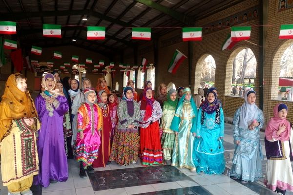 گلباران مزار شهدای شهرستان قدس توسط دانش‌آموزان مدرسه هدی یک