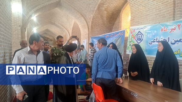 میز خدمت ادارات نیشابور پیش از نماز جمعه 