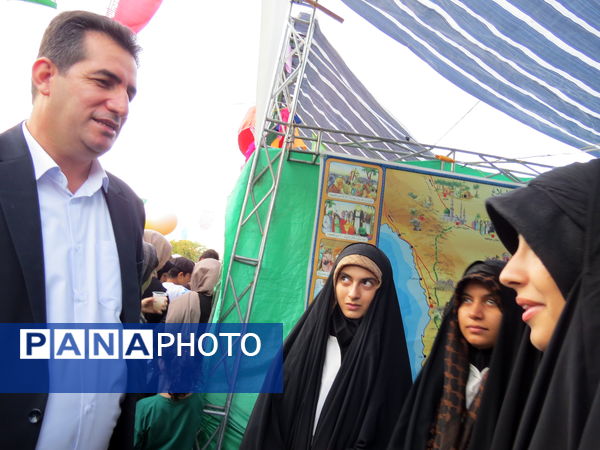 بازدید مدیرکل آموزش پرورش استان خراسان شمالی از غرفه‌های غدیرخم در بجنورد