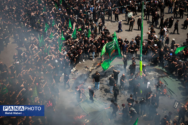 خیمه‌سوزان ظهر عاشورا در چهارراه گلوبندک تهران