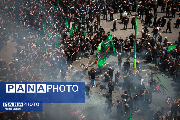 خیمه‌سوزان ظهر عاشورا در چهارراه گلوبندک تهران