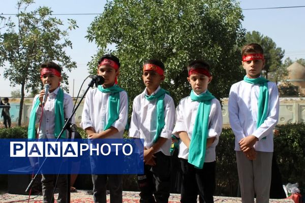 آیین پیاده روی دلدادگان اربعین حسینی در شهرستان نیشابور 