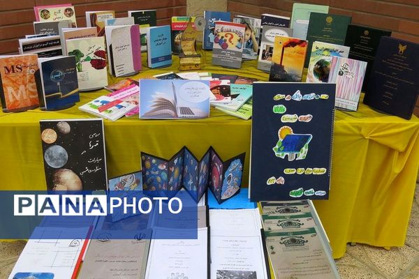 مراسم هفته پژوهش در دبیرستان بانو عفت آهنگری شهرری
