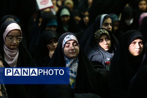 اجتماع بزرگ «عهد خواهرانه» با حضور 6 هزار دانشجوی دختر در قم