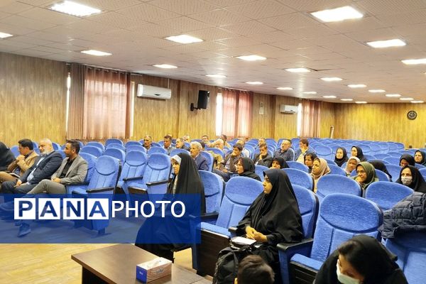 کارگروه دوره های صلاحیت حرفه ای متصدیان پایگاه تغذیه سالم در سالن دهنو شهرستان قدس