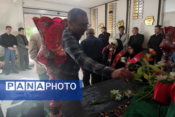 آیین گرامیداشت امام خمینی (ره) در اداره آموزش و پرورش ناحیه ۳