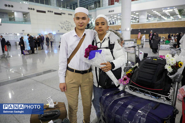 مراسم استقبال بازگشت اولین کاروان عمره گذار دانش آموزان پسر