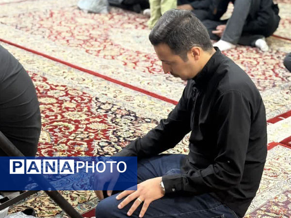 جوانان کاشمری پرچم عزای حسینی را برافراشتند
