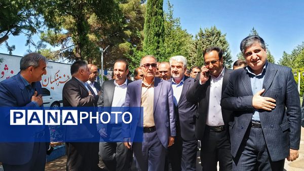 آیین گرامیداشت تجلیل از معلمان نمونه کشوری کهگیلویه و بویراحمد