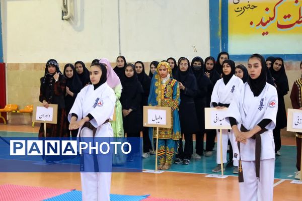 آیین افتتاحیه المپیاد ورزشی درون‌مدرسه‌ای در یزد