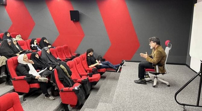 دوره نویسندگی نگارستان داستان آغاز شد