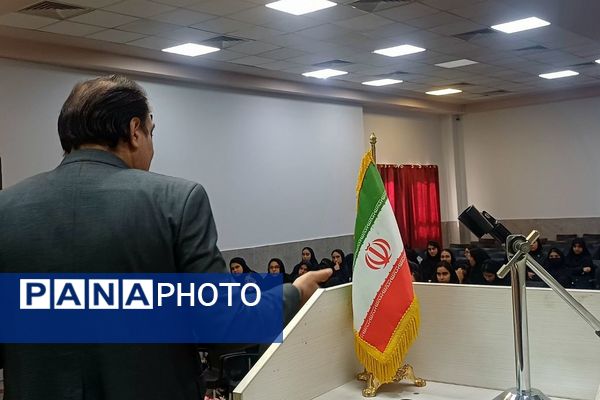 گرامیداشت هفته پدافند غیرعامل در مدارس ناحیه دو شهرری 