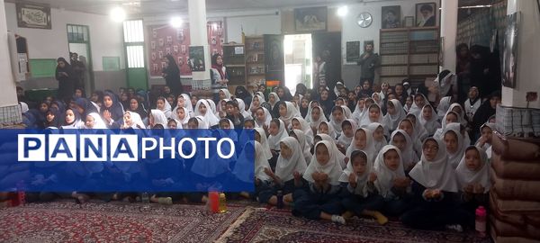شرکت دانش‌آموزان دبستان حضرت فاطمه(س) در مراسم سالگرد شهدای خدمت
