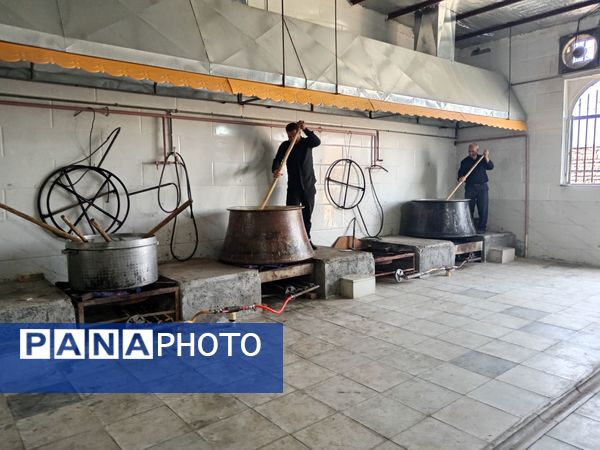 هیئت زنجیرزنی در روستای فیض آباد در صبح عاشورای حسینی 