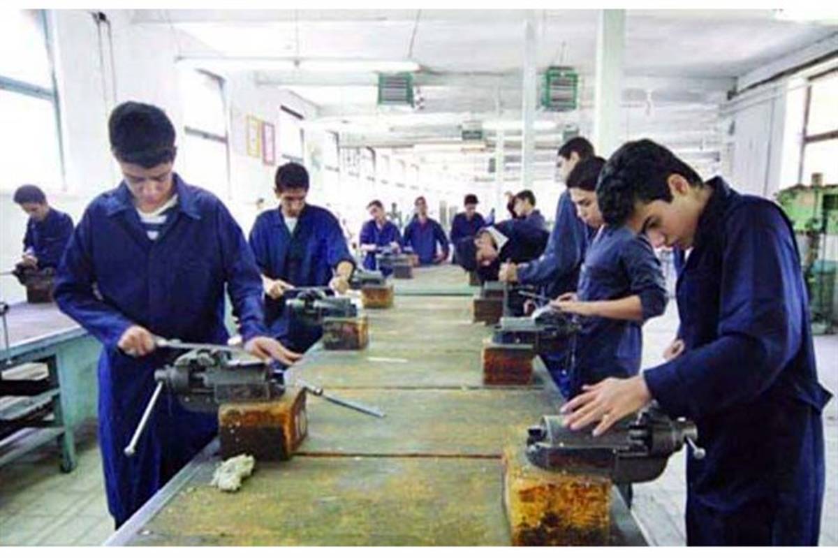 مهارت آموزی دانش آموزان فارس در 500 رشته فنی و حرفه ای در تابستان امسال