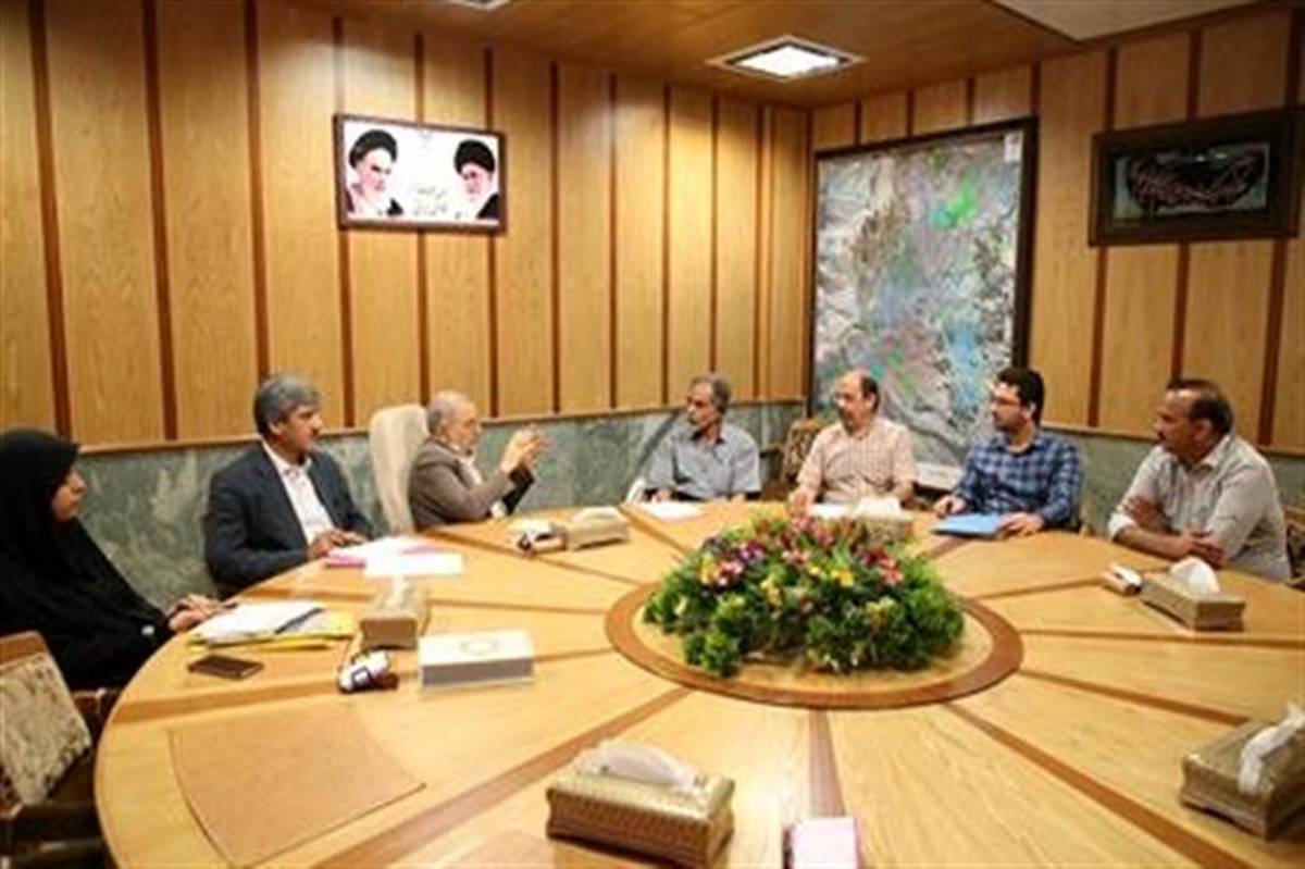 ملاقات عمومی استاندار قم با تعدادی از شهروندان قمی