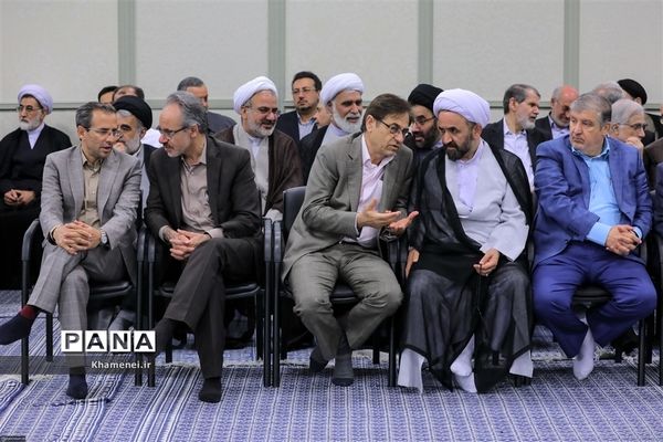 دیدار مسئولان نظام و سفرای کشورهای اسلامی با رهبر معظم انقلاب