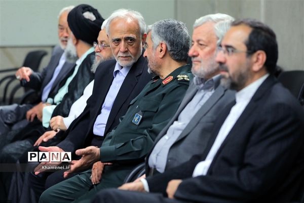 دیدار مسئولان نظام و سفرای کشورهای اسلامی با رهبر معظم انقلاب