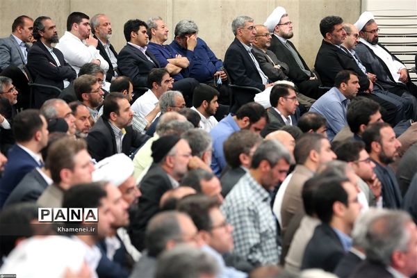 دیدار مسئولان نظام و سفرای کشورهای اسلامی با رهبر معظم انقلاب