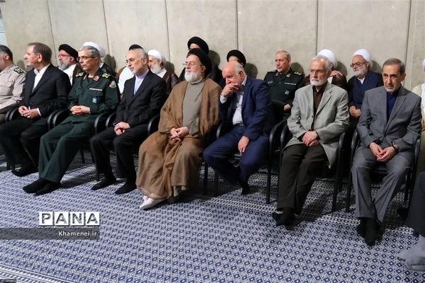 دیدار مسئولان نظام و سفرای کشورهای اسلامی با رهبر معظم انقلاب