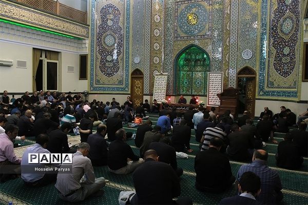 احیای شب بیست و سوم ماه رمضان در مسجد جامع جماران
