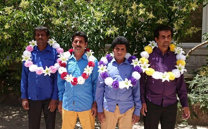 تصویر ملوانان ایرانی آزاد شده از چنگ دزدان دریایی سومالی