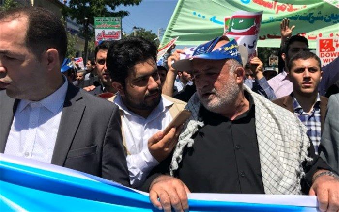 برپایی نماز جماعت به امامت امام خامنه ای در قدس شریف هدف ما است 