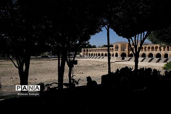 زاینده رود تشنه است