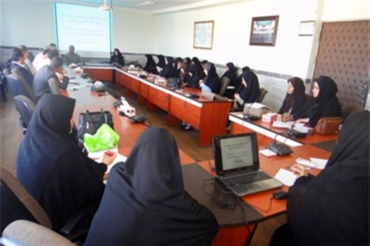 برگزاری جلسه ی توجیهی مربیان پیشتاز ناحیه یک زنجان جهت مهارت آموزی به دانش آموزان