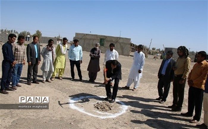 کلنگ احداث مدرسه 3 کلاسه خیرساز روستای علی آباد به زمین زده شد