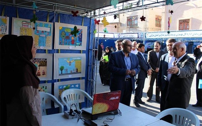 افتتاح نمایشگاه بیستمین جشنواره خیرین مدرسه ساز استان مرکزی در اراک