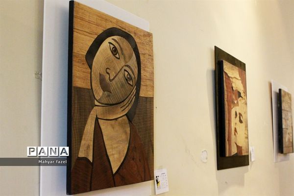 نمایشگاه آثار هنری با عنوان «هویت» در حمایت از قربانیان اسیدپاشی در تبریز