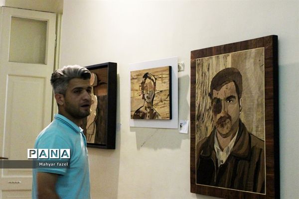 نمایشگاه آثار هنری با عنوان «هویت» در حمایت از قربانیان اسیدپاشی در تبریز