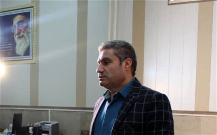 مطالعه برای داشتن ارتباط با جامعه امروز ضروری است