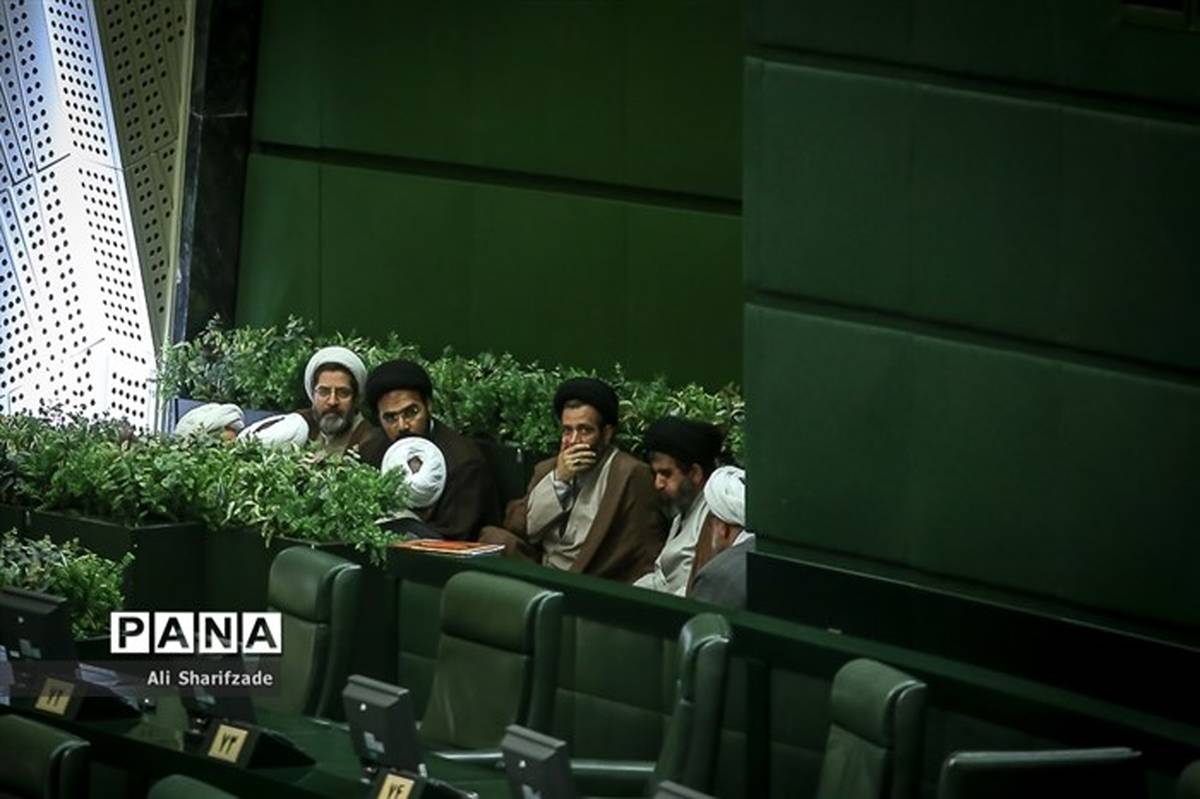 حاشیه‌های روز بی‌حاشیه مجلس؛ لابی‌های غیرعلنی در صحن علنی
