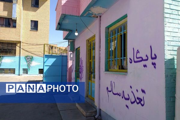 زیباسازی مدارس ملارد به منظور استقبال از دانش‌آموزان با محیطی شاد و تجهیزات نو 