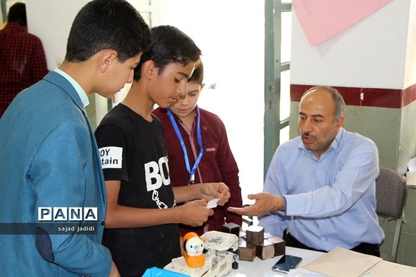 رقابت برگزیدگان مسابقات دانش‌آموزی تورنی تیم  ریاضی یزد