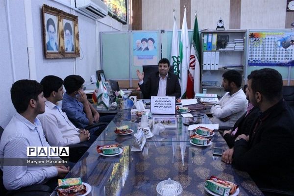 نشست اعضای شورای دانش آموزی بوشهر با رئیس سازمان دانش آموزی استان بوشهر