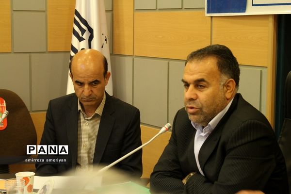 نشست خبری مدیرکل نوسازی، توسعه و تجهیز مدارس استان سمنان با اصحاب رسانه