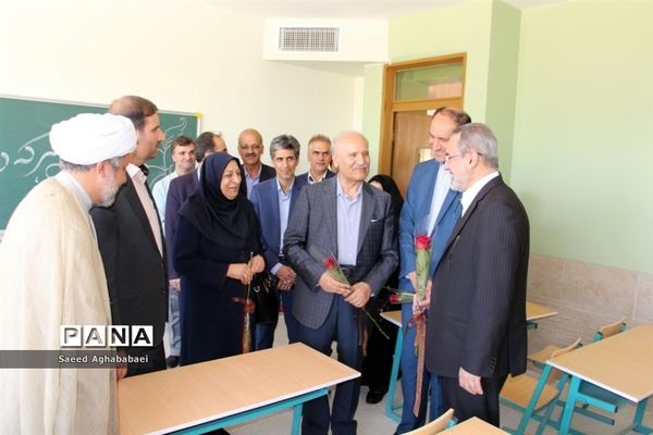 آیین بهره‌برداری مدرسه دکتر عبدالعلی فروز‌مهر و بانو