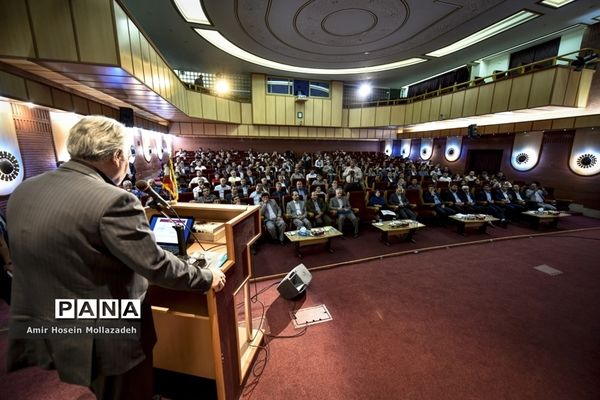 مراسم بزرگداشت روز صنعت و معدن در ارومیه