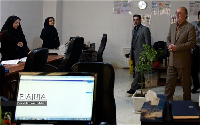 بازدید سرزده استاندار البرز از روند خدمات دهی میزخدمت دستگاه های اجرایی