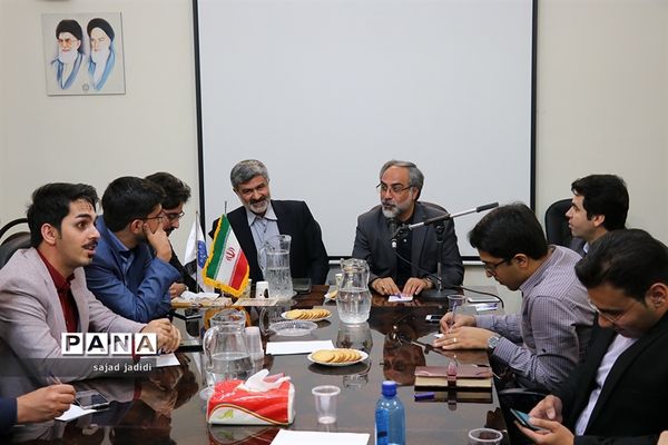 برگزاری چهارمین نشست دانشجویی 《موذن در خواب》 با موضوع عملکرد وزارت خارجه