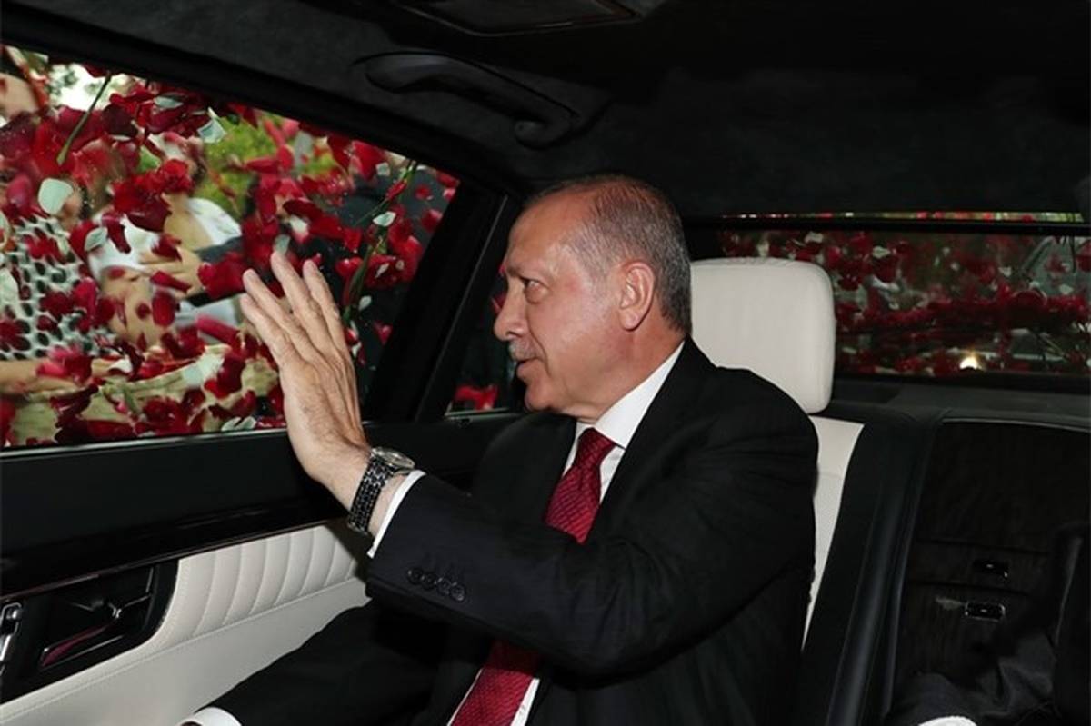 تصاویر/ گلباران اردوغان در مراسم تحلیف