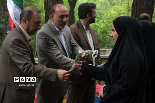 حضور دانش‌آموزان دختر مناطق مرزی کشور در اردوگاه شهید با‌هنر تهران