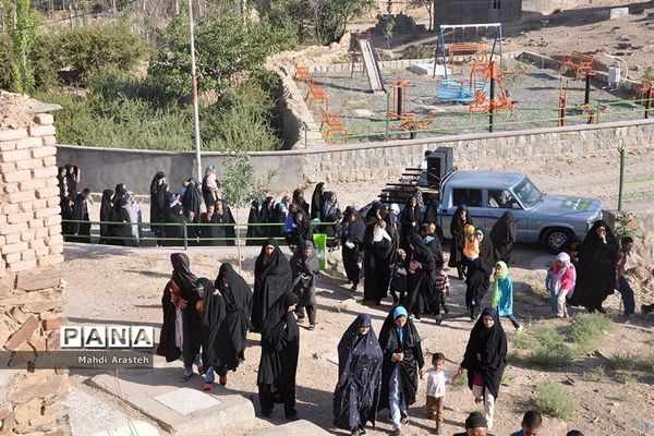 کاروان زیرسایه خورشید درآستان مقدس امام زاده سید مرتضی روستای سیدان شهرستان درمیان